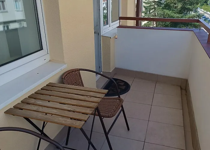 Przy Metrze Kabaty Lejlighed